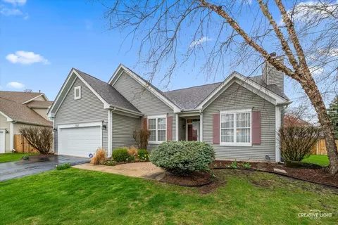 1365 Amaranth Dr, Naperville, IL 60564 photo 2