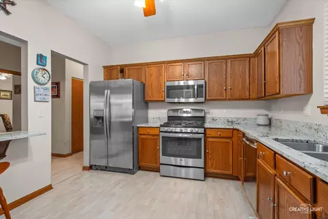 1365 Amaranth Dr, Naperville, IL 60564 photo 9
