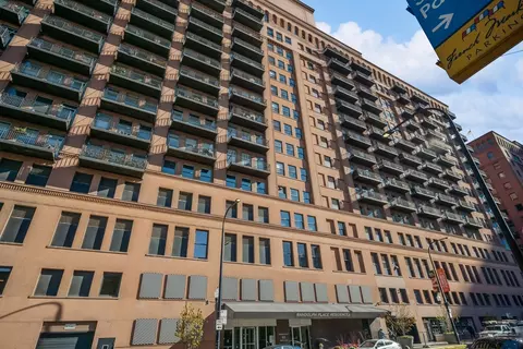 165 N Canal St #1309, Chicago, IL 60606