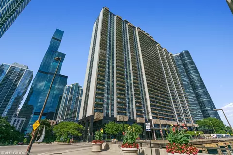 400 E Randolph St #1708, Chicago, IL 60601