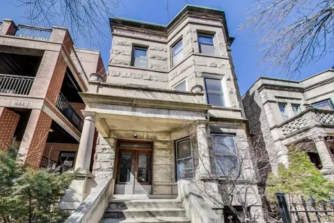 842 W Waveland Ave #1, Chicago, IL 60613