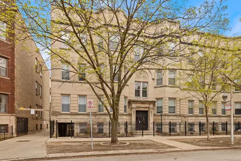 3749 N Fremont St #G, Chicago, IL 60613