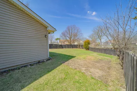 Exterior - 1972 Crescent Ln, Hoffman Estates, IL 60169 photo 6 of 12