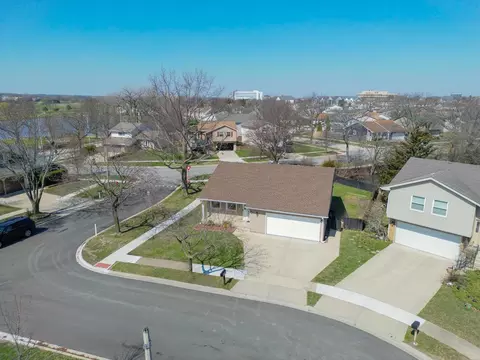 View/Area - 1972 Crescent Ln, Hoffman Estates, IL 60169 photo 14 of 16