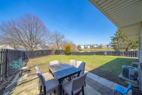 Other - 1972 Crescent Ln, Hoffman Estates, IL 60169 photo 5 of 6