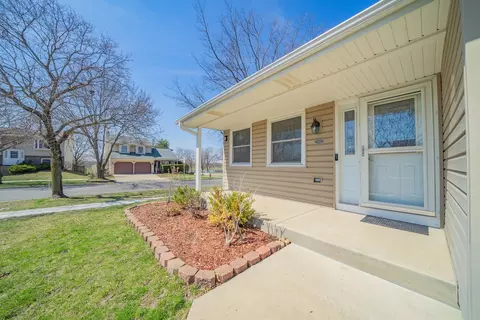 Exterior - 1972 Crescent Ln, Hoffman Estates, IL 60169 photo 8 of 12