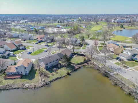 View/Area - 1972 Crescent Ln, Hoffman Estates, IL 60169 photo 5 of 16