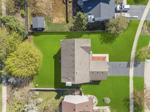 311 Berkeley Dr, Bolingbrook, IL 60440 photo 4