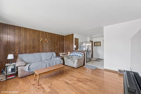 Living - 706 University St, Harvard, IL 60033 photo 2 of 3
