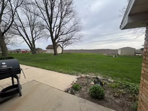 104 E Newton St, Mansfield, IL 61854 photo 32
