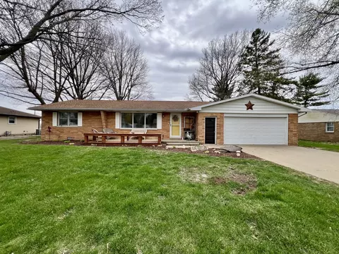 104 E Newton St, Mansfield, IL 61854