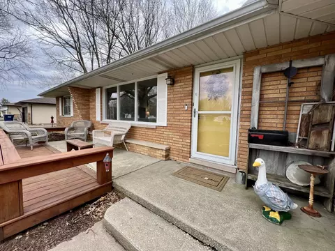 104 E Newton St, Mansfield, IL 61854 photo 5