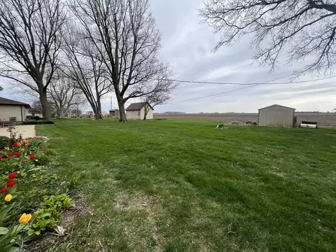 104 E Newton St, Mansfield, IL 61854 photo 38