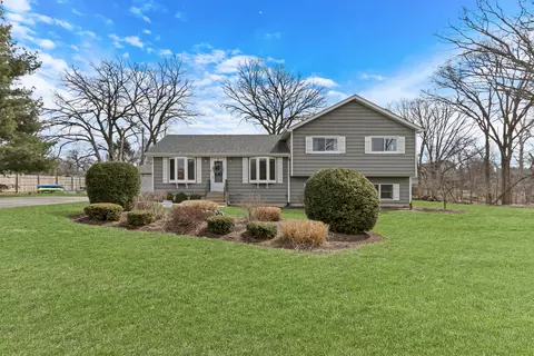 40231 N Donald Dr, Antioch, IL 60002