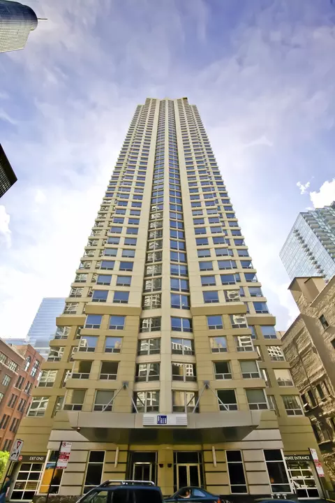 440 N Wabash Ave #3202, Chicago, IL 60611