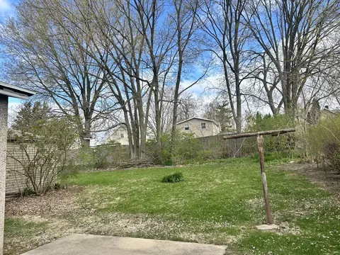 Exterior - 2209 1st St, Peru, IL 61354 photo 2 of 2