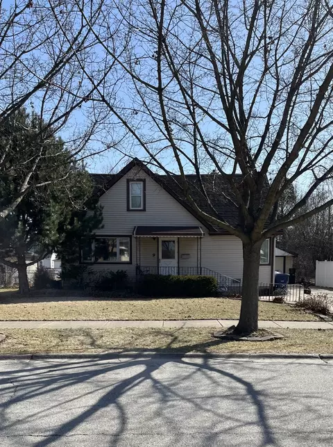 9 Wagner Dr, Northlake, IL 60164