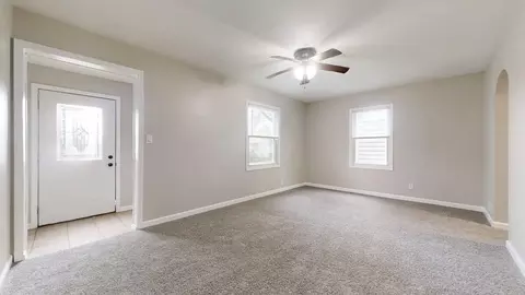 Living - 32 James Rd, Rantoul, IL 61866 photo 4 of 4