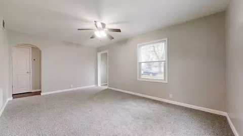 Living - 32 James Rd, Rantoul, IL 61866 photo 3 of 4