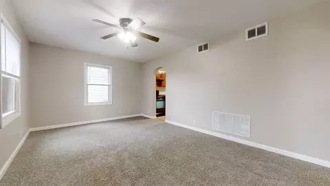 Living - 32 James Rd, Rantoul, IL 61866 photo 1 of 4