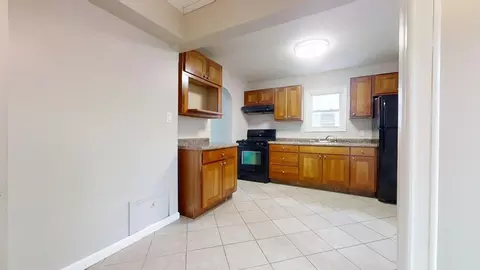 Kitchen - 32 James Rd, Rantoul, IL 61866 photo 3 of 3