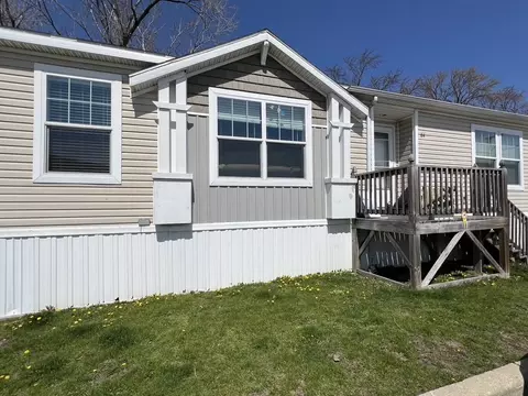 84 N Branch Rd, Northfield, IL 60093