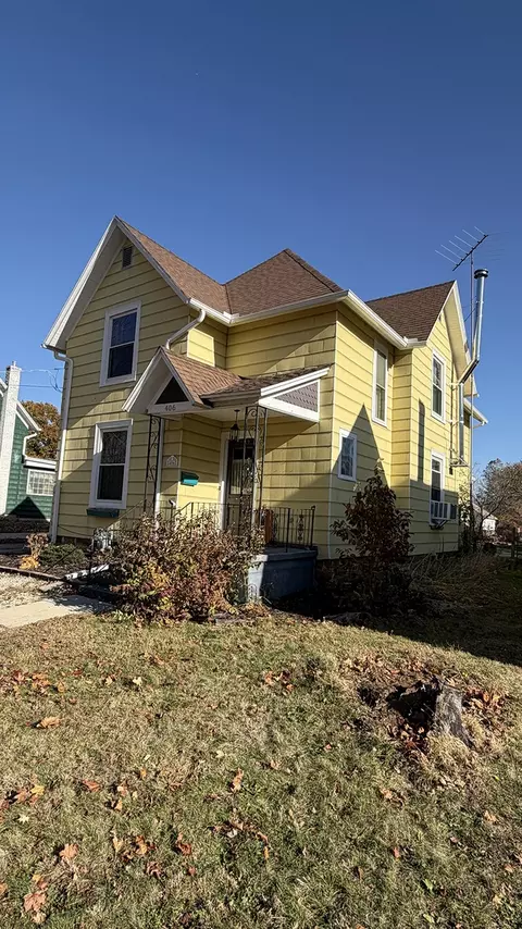 406 S Genesee St, Morrison, IL 61270