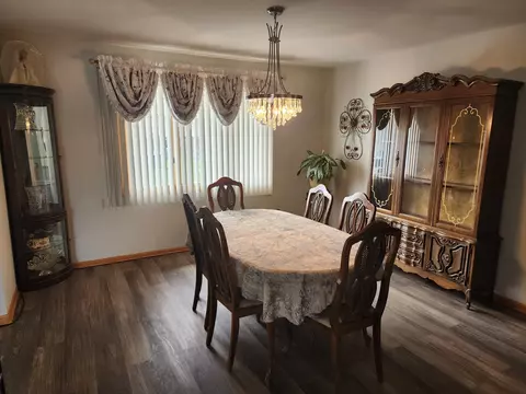 Dining - 19394 Walnut St, Mokena, IL 60448 photo 2 of 2