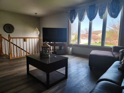 Living - 19394 Walnut St, Mokena, IL 60448 photo 4 of 4