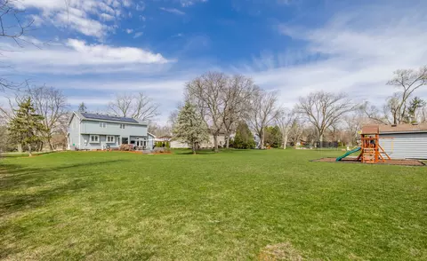 Exterior - 8001 William Dr, Willowbrook, IL 60527 photo 23 of 25