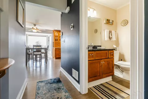 Entry Way - 8001 William Dr, Willowbrook, IL 60527 photo 3 of 5