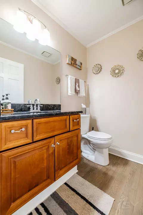 Bath - 8001 William Dr, Willowbrook, IL 60527 photo 1 of 8