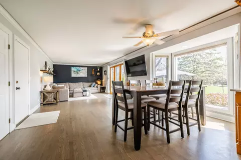 Dining - 8001 William Dr, Willowbrook, IL 60527 photo 1 of 1