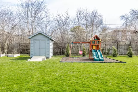 Exterior - 8001 William Dr, Willowbrook, IL 60527 photo 18 of 25