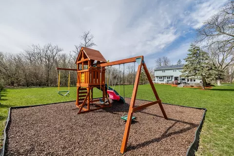 Exterior - 8001 William Dr, Willowbrook, IL 60527 photo 19 of 25