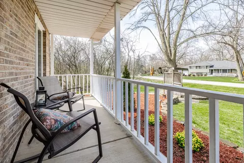 Exterior - 8001 William Dr, Willowbrook, IL 60527 photo 6 of 25