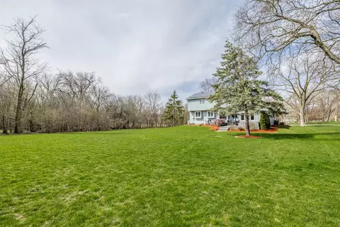 Exterior - 8001 William Dr, Willowbrook, IL 60527 photo 17 of 25