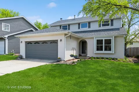 1146 Greensfield Dr, Naperville, IL 60563