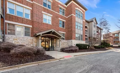 275 E Railroad Ave #209, Bartlett, IL 60103