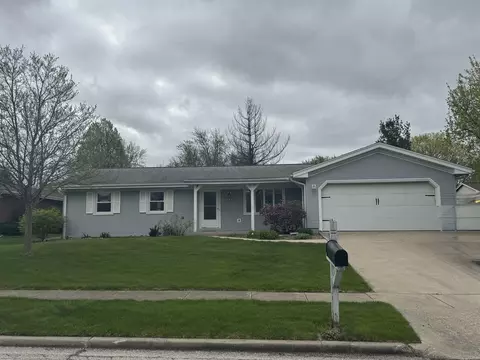 2909 Coventry Ct, Bloomington, IL 61704