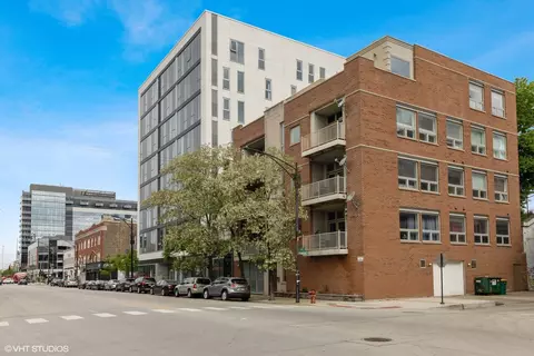 700 W Grand Ave #3W, Chicago, IL 60654