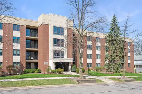 212 W Saint Charles Rd #102, Lombard, IL 60148