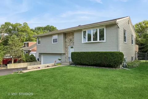 5219 W Beach Ave, Mchenry, IL 60050