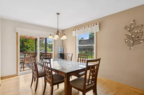 Dining - 5219 W Beach Ave, Mchenry, IL 60050 photo 1 of 1