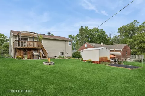 Exterior - 5219 W Beach Ave, Mchenry, IL 60050 photo 6 of 8