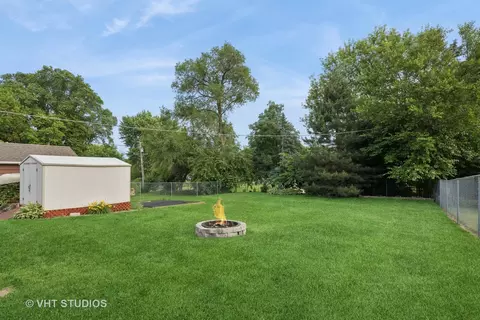 Exterior - 5219 W Beach Ave, Mchenry, IL 60050 photo 7 of 8