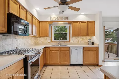 Kitchen - 5219 W Beach Ave, Mchenry, IL 60050 photo 2 of 2