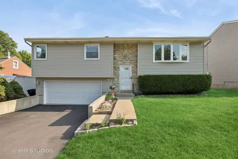Exterior - 5219 W Beach Ave, Mchenry, IL 60050 photo 2 of 8