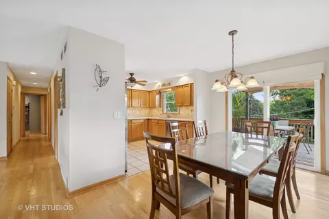 Entry Way - 5219 W Beach Ave, Mchenry, IL 60050 photo 2 of 3