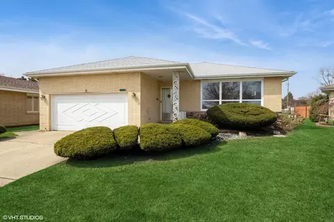 2450 Wellington Ave, Westchester, IL 60154